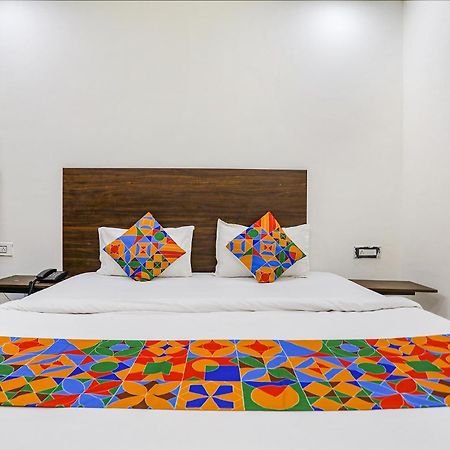 Fabhotel Kinsfolk Ghaziabad Εξωτερικό φωτογραφία