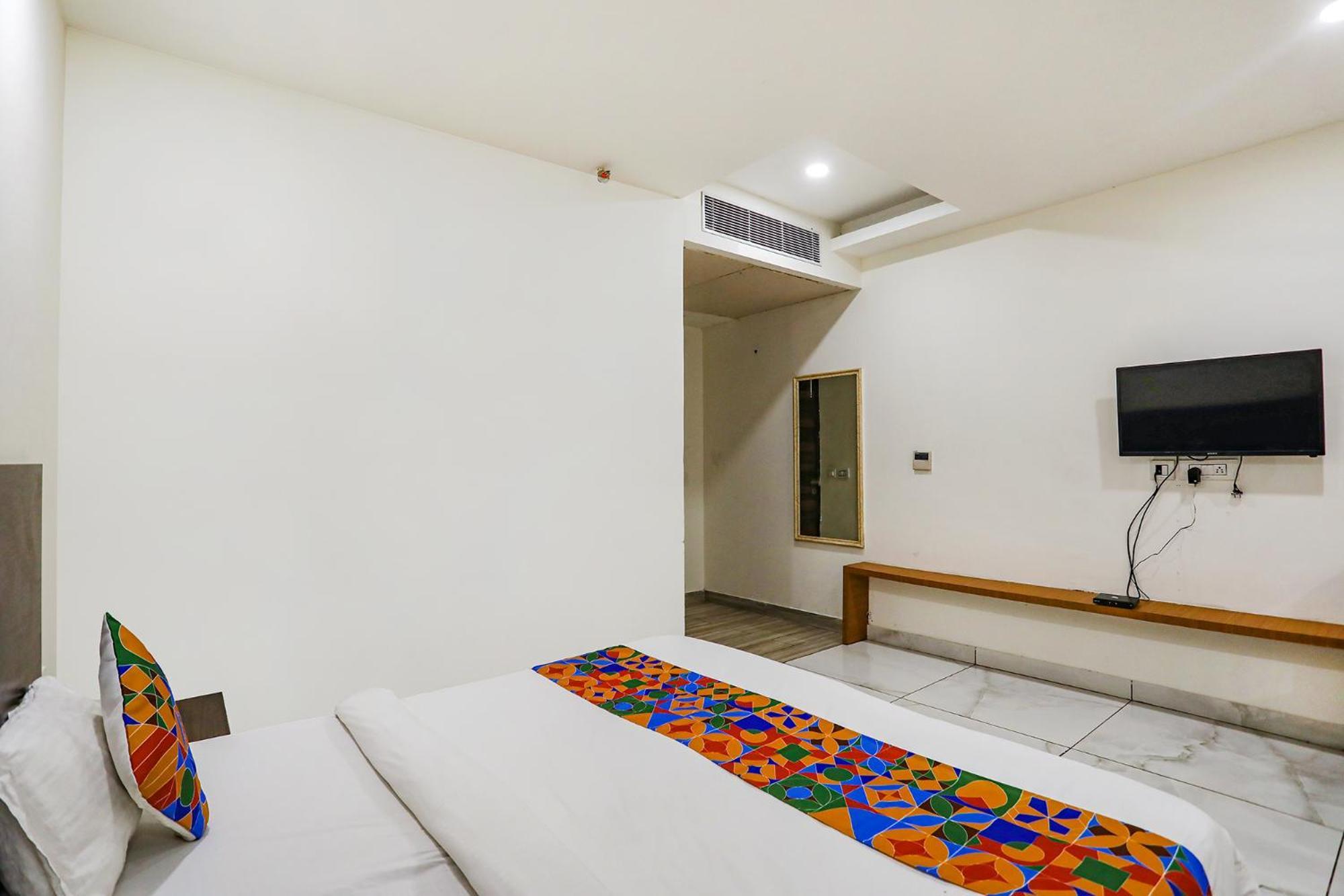 Fabhotel Kinsfolk Ghaziabad Εξωτερικό φωτογραφία