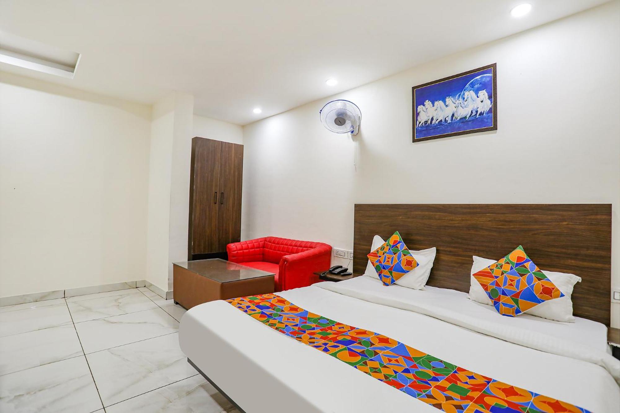 Fabhotel Kinsfolk Ghaziabad Εξωτερικό φωτογραφία