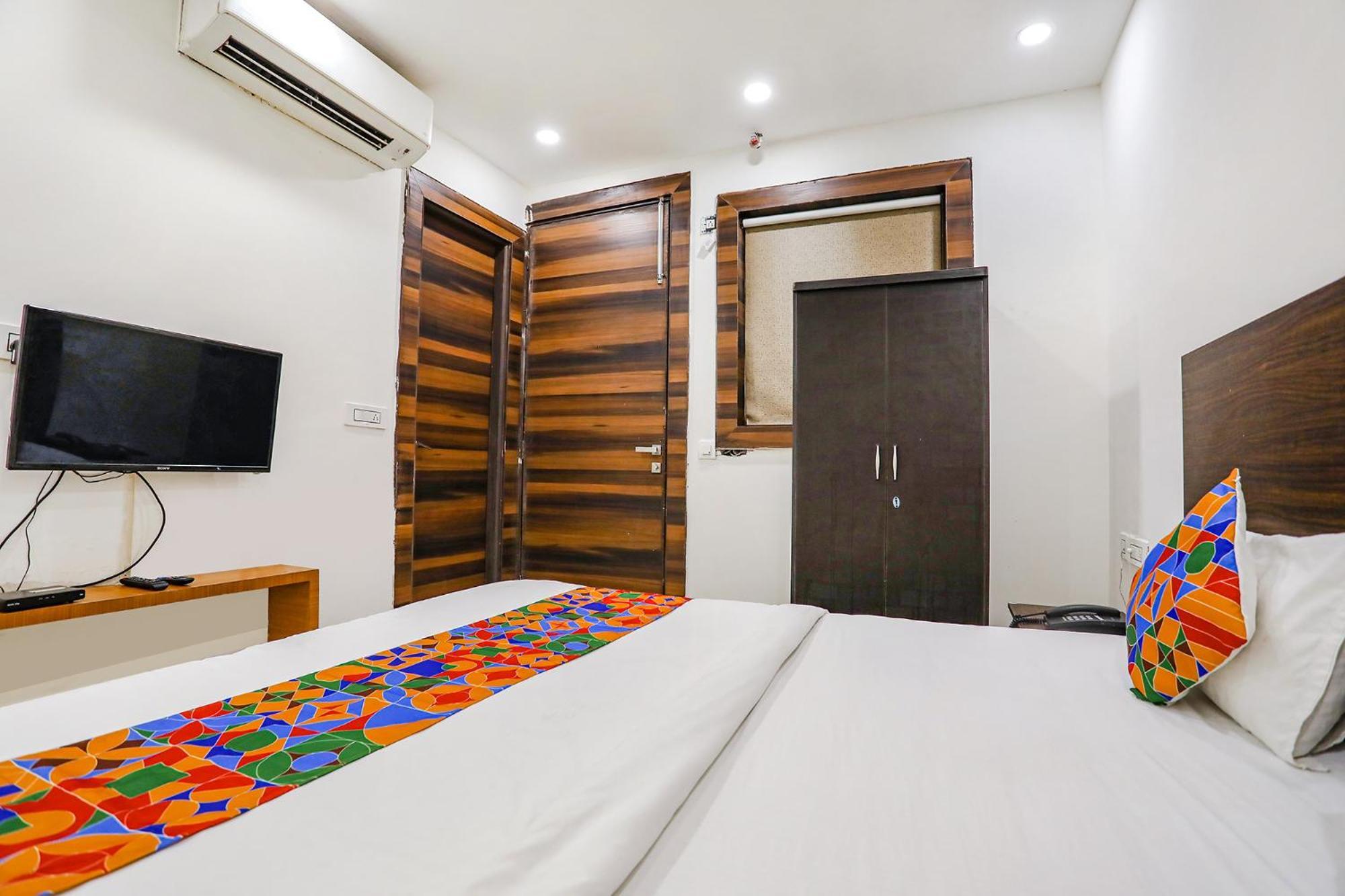 Fabhotel Kinsfolk Ghaziabad Εξωτερικό φωτογραφία